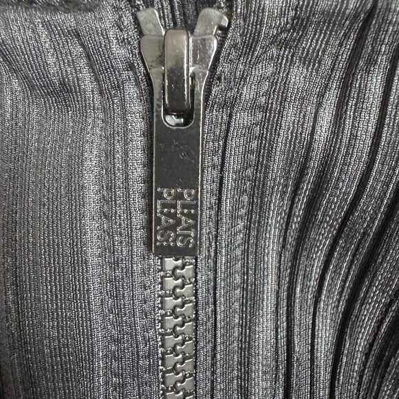 Issey Miyake 2000s Pleats Please Black Bomber - Picture 4 of 6